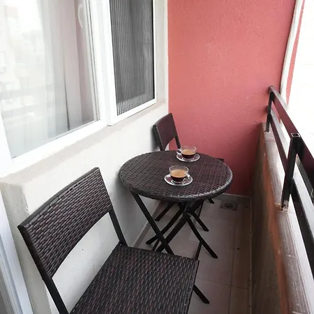 Modern & Luxe Getaway ~ Parking Apartment *