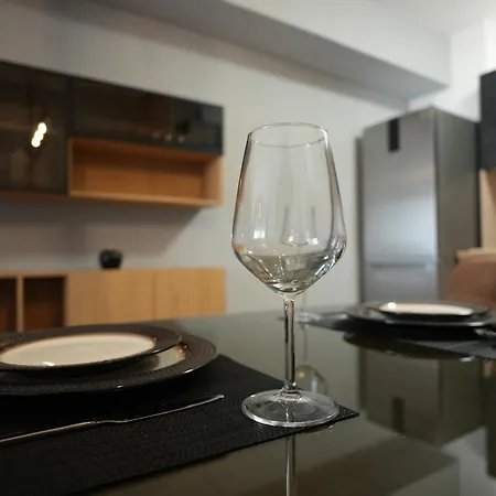 Modern & Luxe Getaway ~ Parking * Skopje