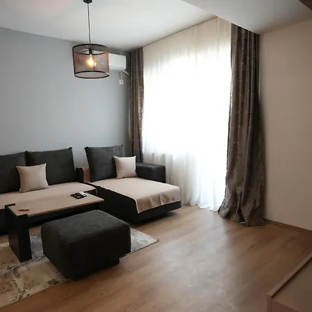 Modern & Luxe Getaway ~ Parking Apartment *